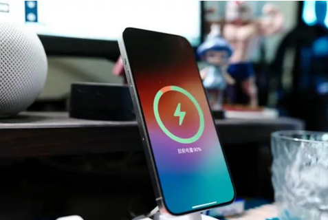 朝天苹果15换屏服务分享用什么充电器给iPhone15充电更好 